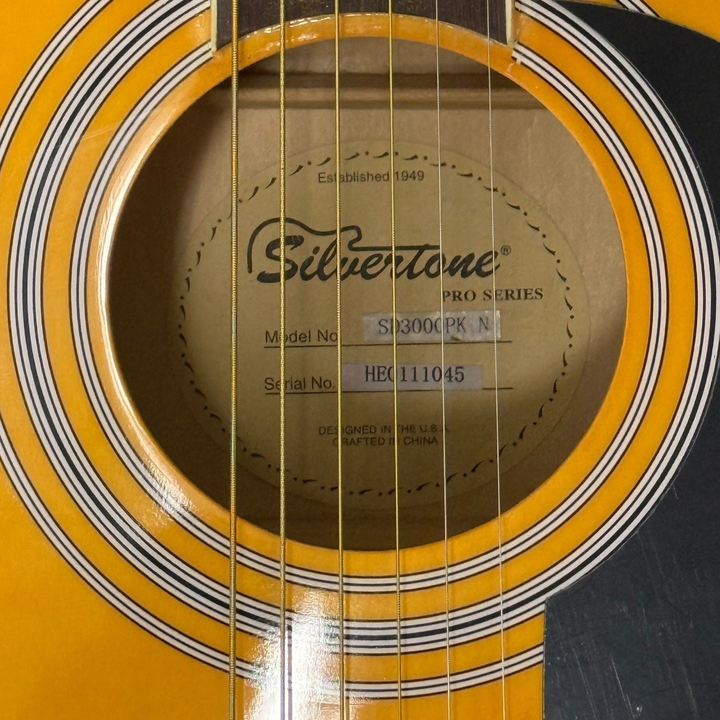 Silvertone SD3000PKN Right-Handed Six String Acoustic Guitar