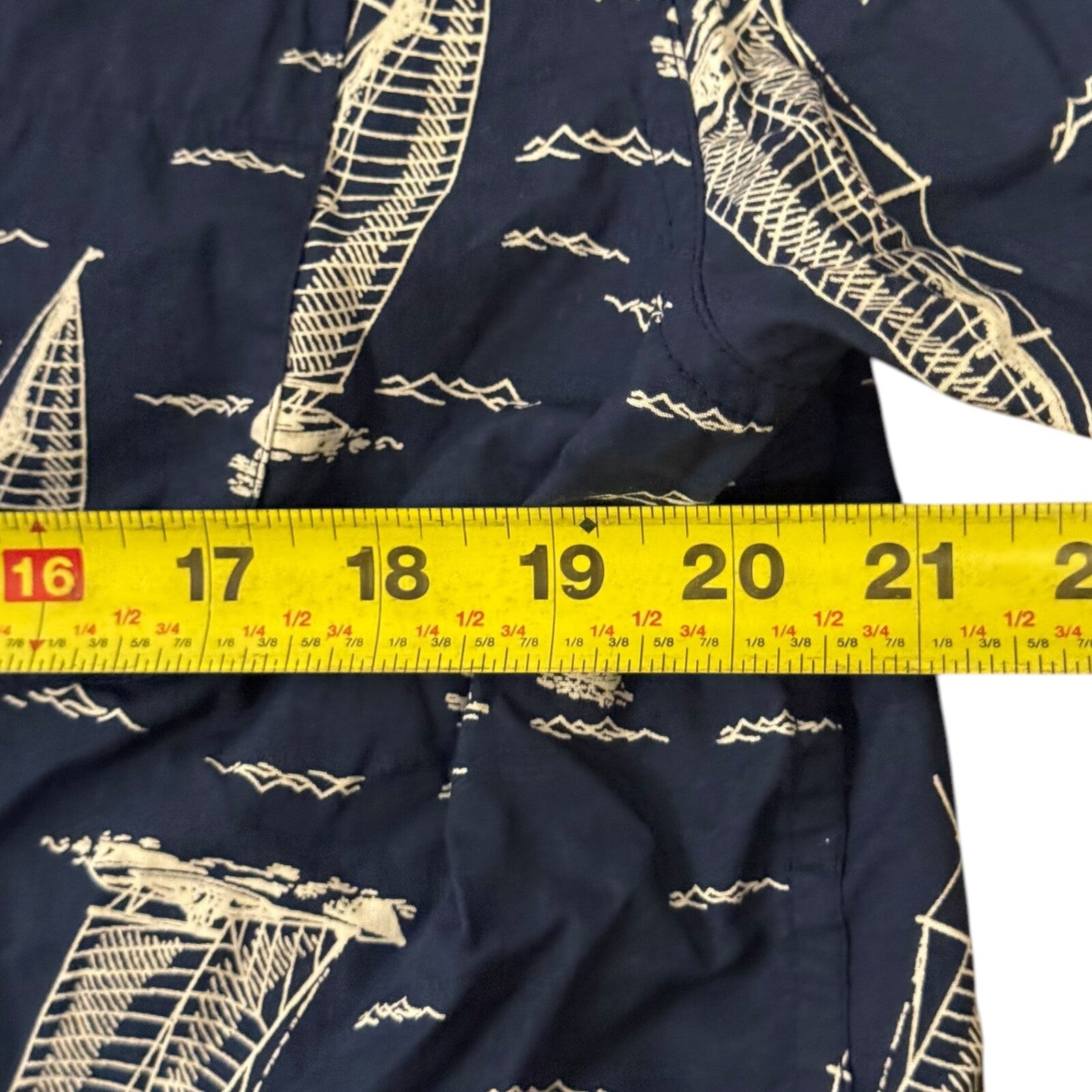 Hawaiian Shirt Men's XL Blue Short Sleeve Sailing Boats Button-Up