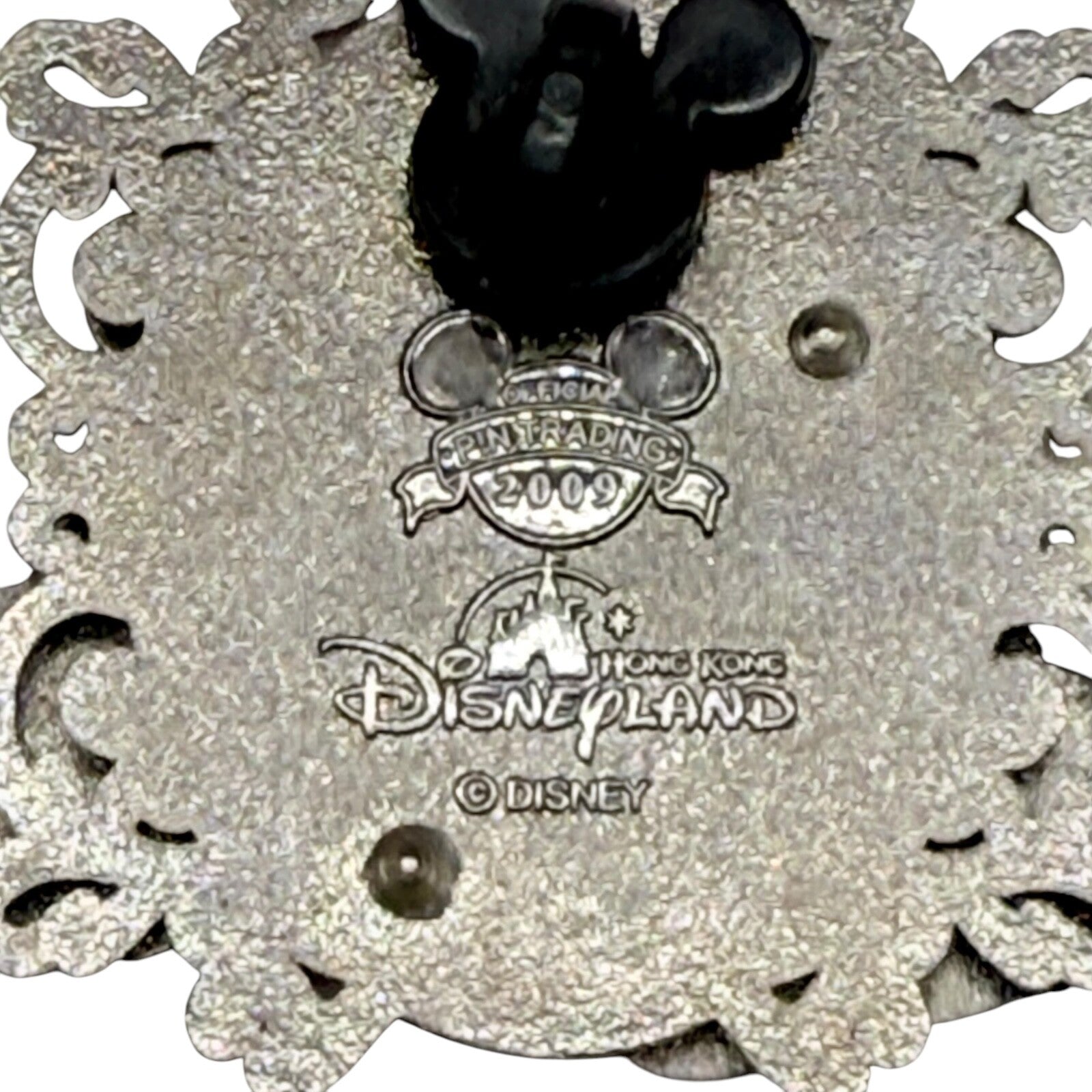 HKDL Exclusive Mickey & Minnie with Car Pin | Hong Kong Disneyland Limited  2009