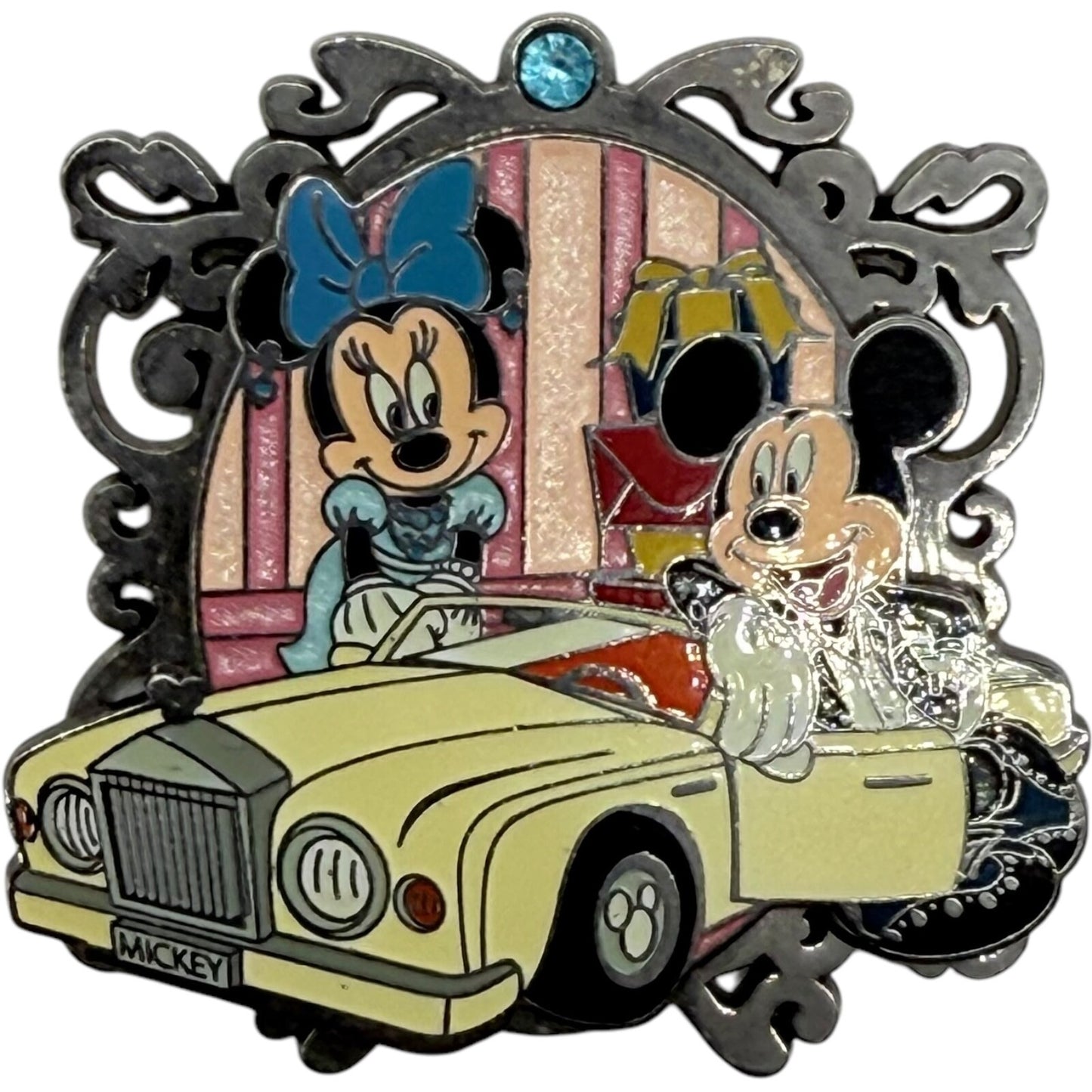HKDL Exclusive Mickey & Minnie with Car Pin | Hong Kong Disneyland Limited  2009