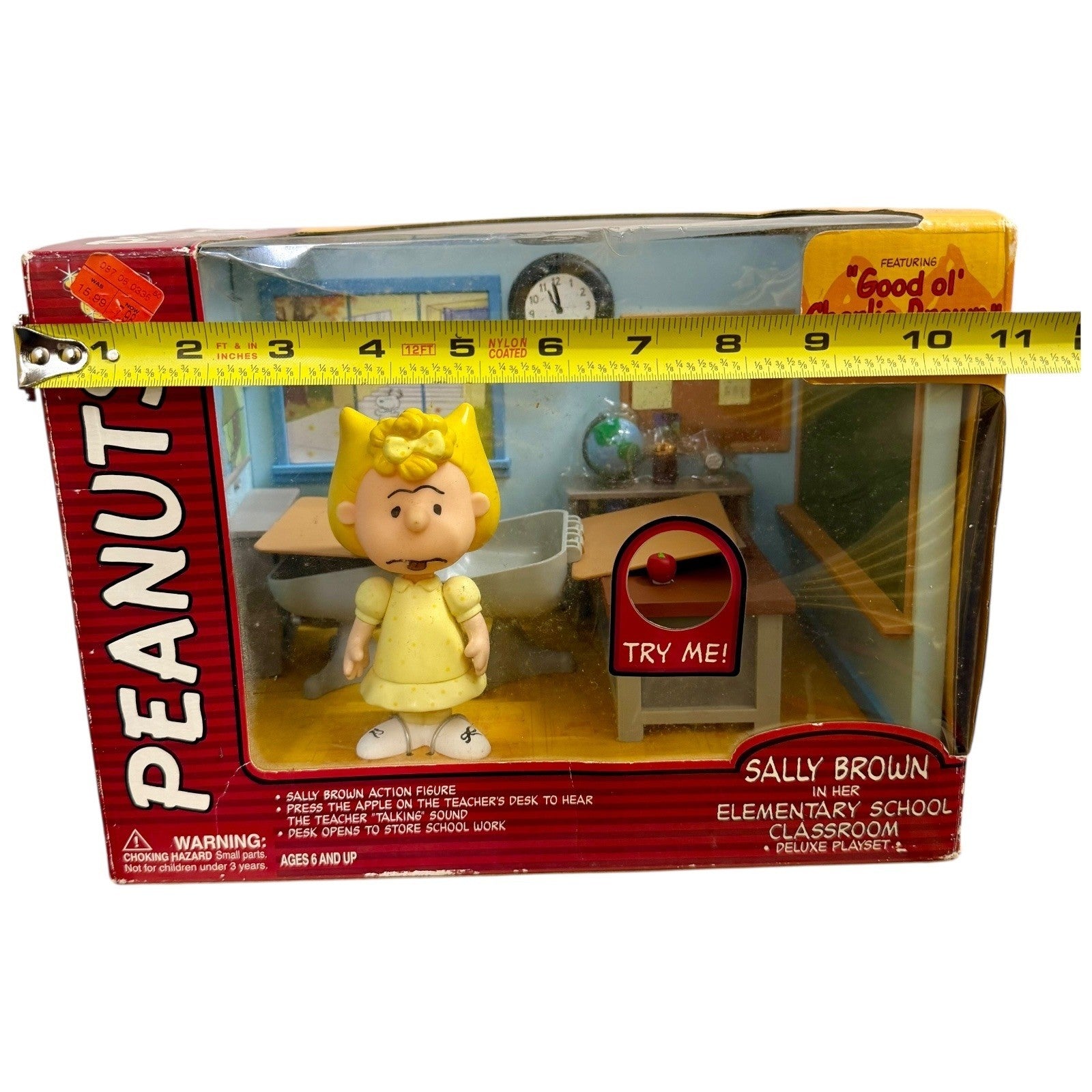 Peanuts Sally Brown Elementary School Classroom Deluxe Playset Schulz
