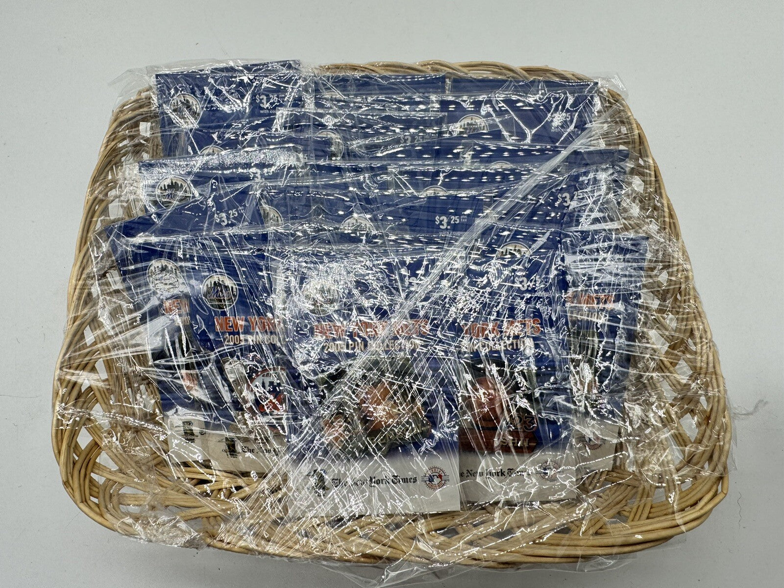 New York Mets 2005 SHEA STADIUM 26pc Pin Collection from NY TIMES
