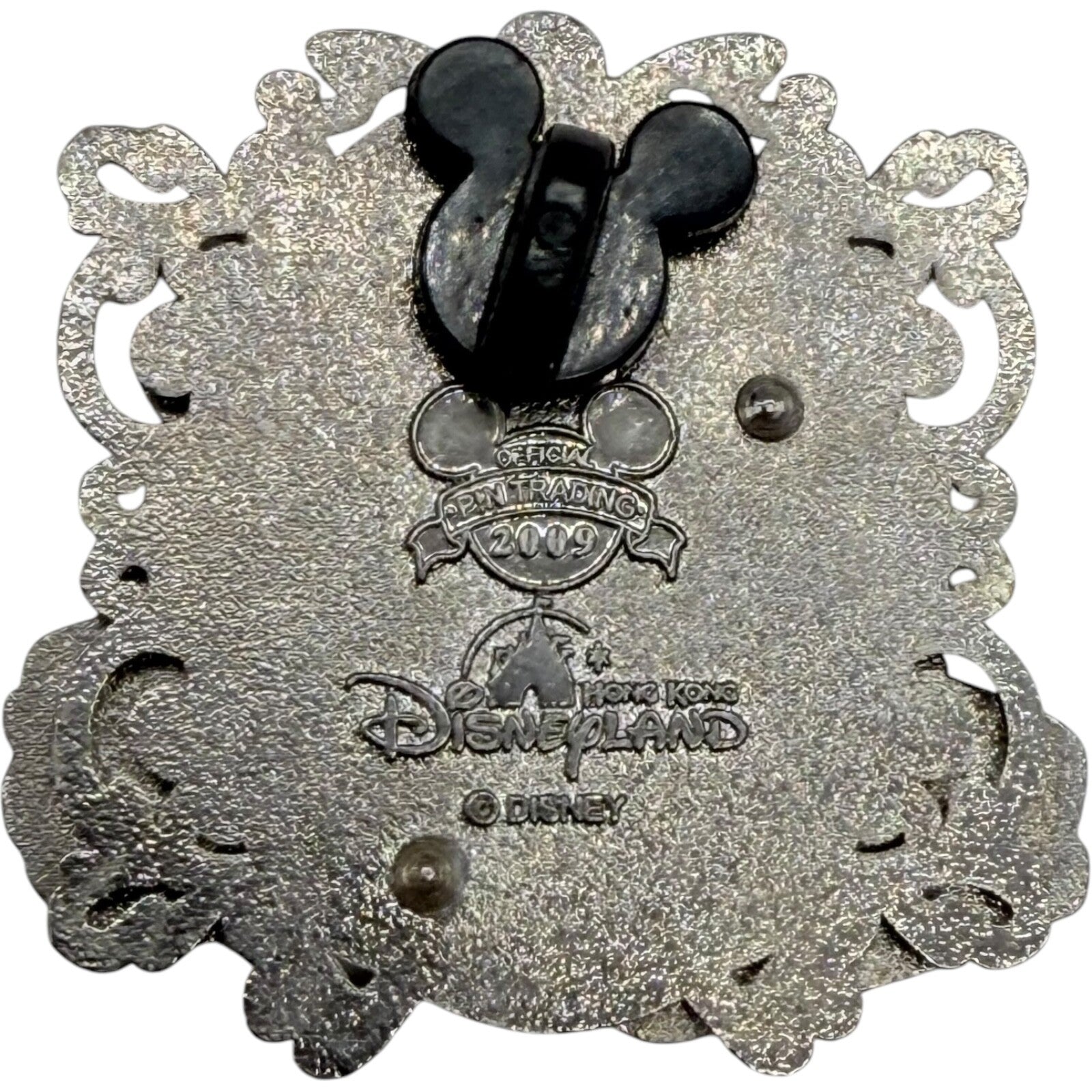 HKDL Exclusive Mickey & Minnie with Car Pin | Hong Kong Disneyland Limited  2009