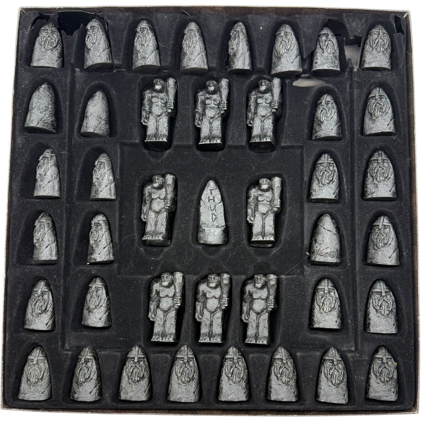 Thud The Discworld Board Game Terry Pratchett Dwarfs Trolls