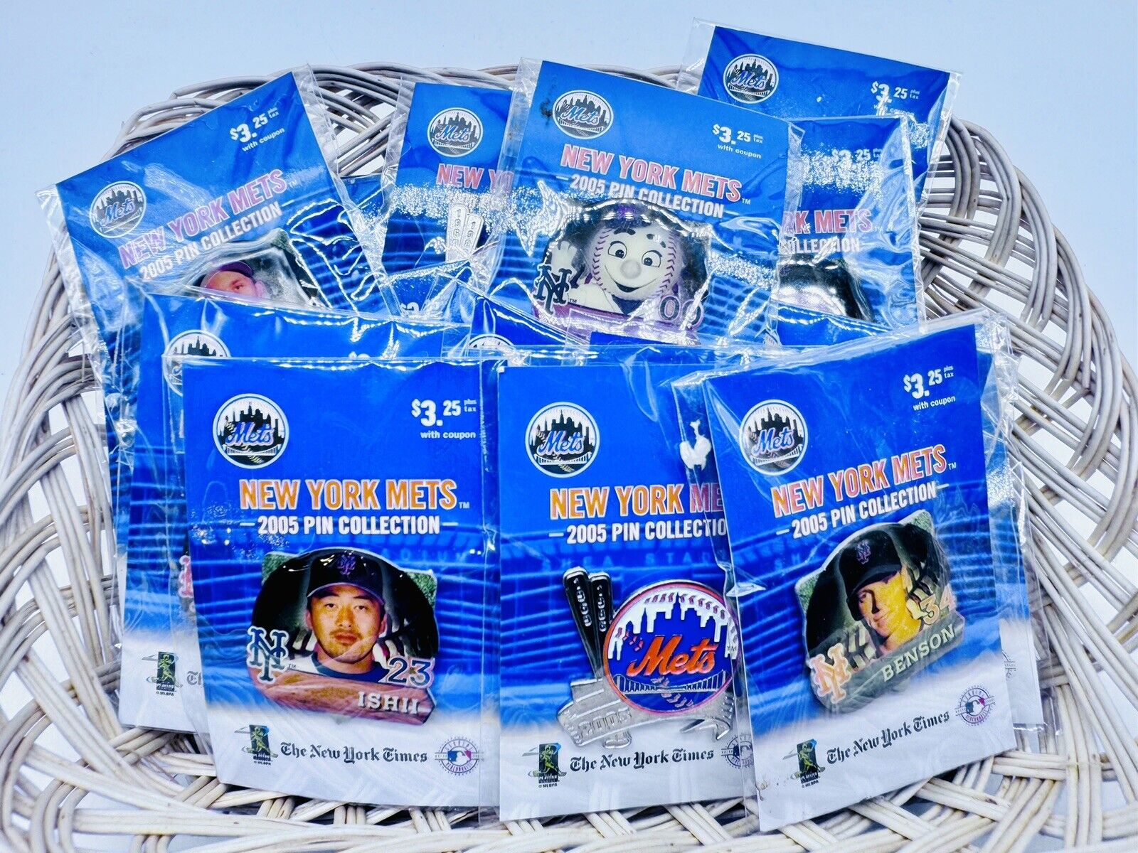 New York Mets 2005 SHEA STADIUM 26pc Pin Collection from NY TIMES