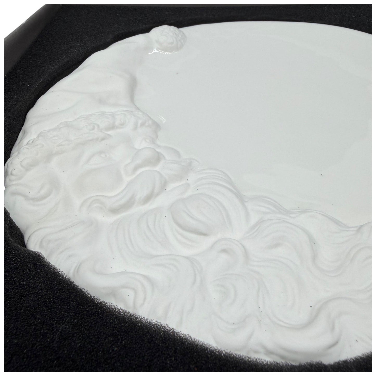 Michael Aram Santa Moon Porcelain Plate Dishwasher Microwave Safe Gift Boxed