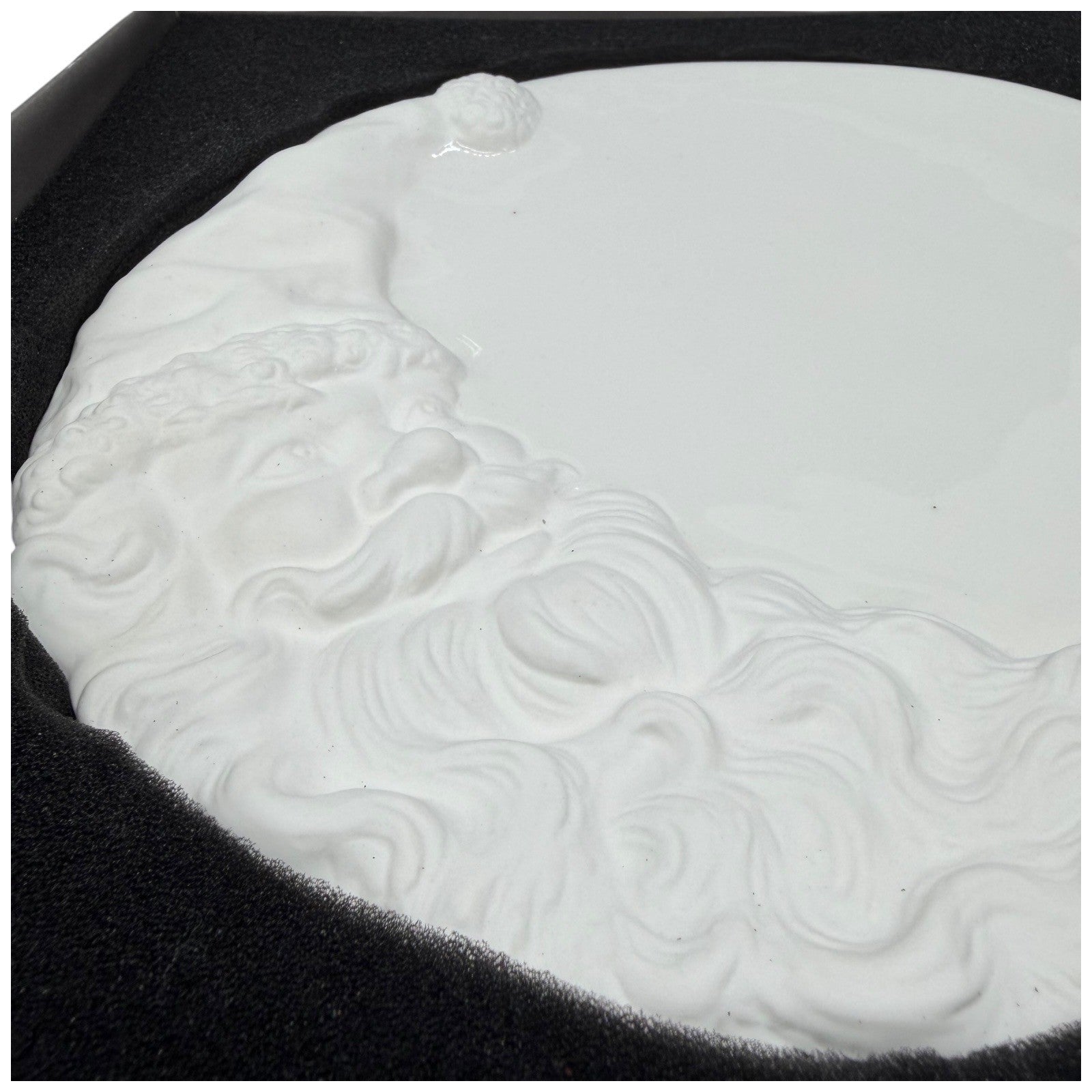 Michael Aram Santa Moon Porcelain Plate Dishwasher Microwave Safe Gift Boxed